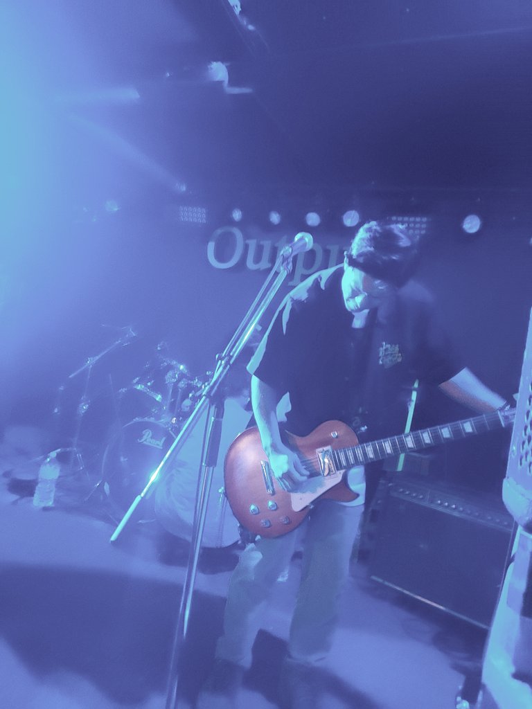 hibiki115_wtjg's tweet photo. #NEWWAVES
#output沖縄
#わったぁじゃあぐわぁBAND
#しょうた💛
最年少のしょうちゃんと😆
私達が開場して入ると〖挨拶〗という名のすぐに自分デザインのTシャツを見せにくる😆
かわいいやつだな🤣
でも、似合ってていいね✨
しょうちゃんの無邪気さは、みんなを幸せにするね! https://t.co/csegZsDnqX