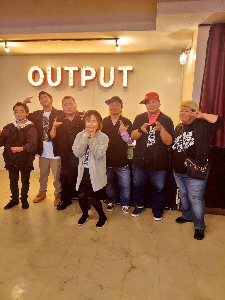 hibiki115_wtjg's tweet photo. #NEWWAVES
#output沖縄
#わったぁじゃあぐわぁBAND
今宵の記念にみんなでハイチーズ😆
今回は、同じわじゃバンのファンのりゅうのすけくんも一緒に写真撮って素敵な1枚になったね✨
最後にメンバーだけを撮って最高な時間を噛み締めたとさ☺️
#なぁりぃ
#わちゃコ
#MC遠吠
#しょうた
#おかほん(休み) https://t.co/rxxrZBgG8s
