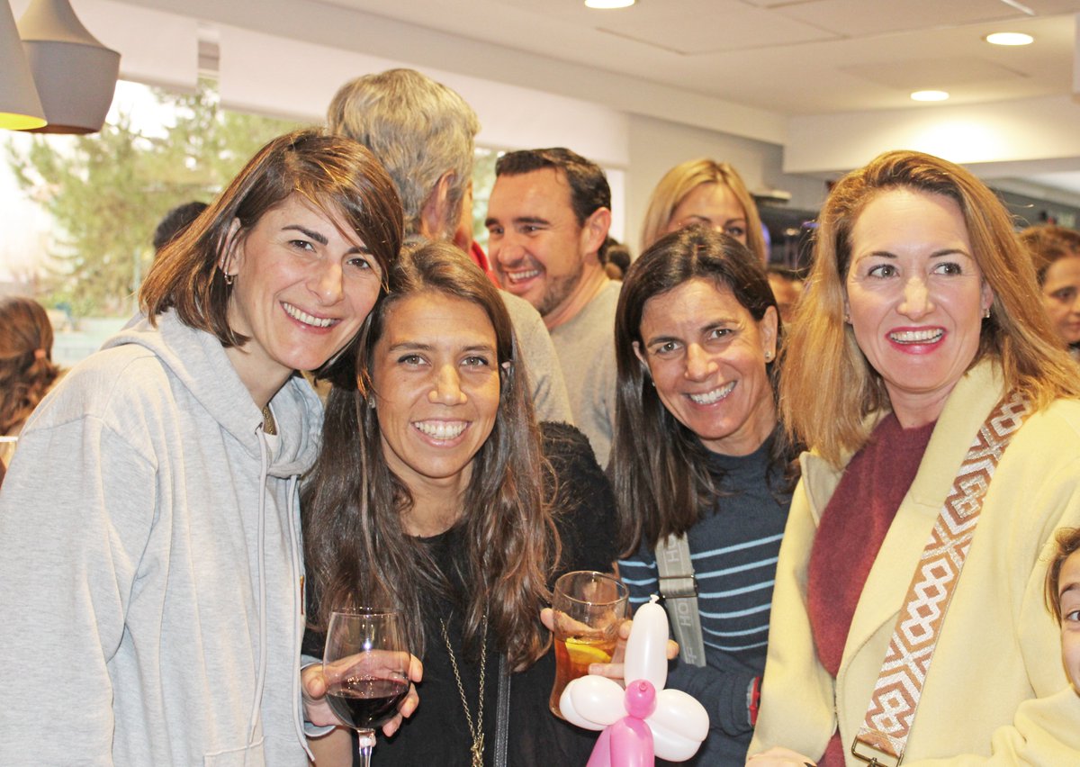 tenischamartin's tweet photo. ¡Así disfrutamos los 'findes' en el Club! 🍷
https://t.co/0LhJCnvBQs #CTCH https://t.co/DHhW3GQgVS
