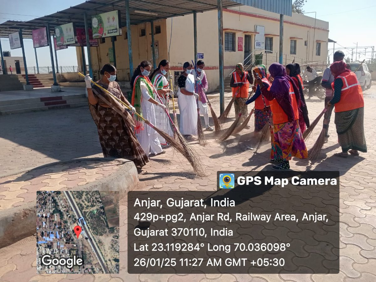 સ્વચ્છતા પખવાડીયા દરમ્યાન નિર્મળ ગુજરાત ૨.૦ હેઠળ "સ્વચ્છતા પખવાડીયા"ની ઉજવણીના ભાગરૂપે તા.૨૬/૦૧/૨૦૨૫નાં અંજાર નગરપાલિકા દ્વારા  સફાઈ ઝુંબેશ હાથ ધરવામાં આવેલ. #SwachhSurvekshan2024 #NirmalGujarat #SwachhBharat <a href="/sbmugujarat/">Swachh Bharat Mission Urban - Gujarat</a>
<a href="/RajkotRegional/">RCM Rajkot Zone</a>