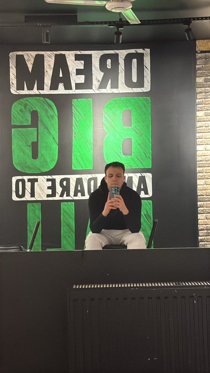 Eritilmesi gereken bir göbek ve bel mevcut.