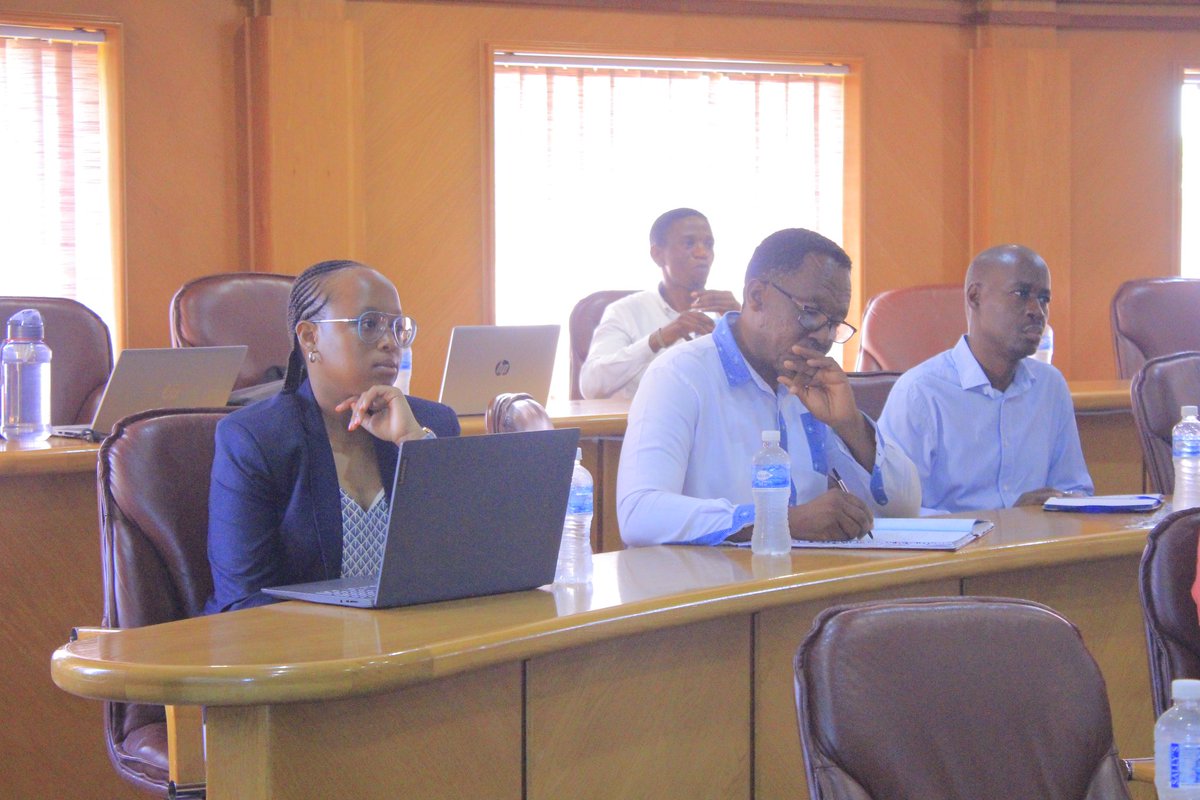 On 16th Jan 2025, key stakeholders met at UB to draft Botswana’s Energy Moonshot Goal, shaping a bold vision for renewable energy and sustainability. Excited for the June 2025 National Renewable Energy Week! <a href="/BaHorv/">Balazs Horvath</a> <a href="/USEmbassyBW/">U.S. Embassy Botswana</a> <a href="/liangw1015/">Liang Wang</a> <a href="/giz_gmbh/">GIZ</a> <a href="/CompanyDebswana/">Debswana Diamond Company</a>