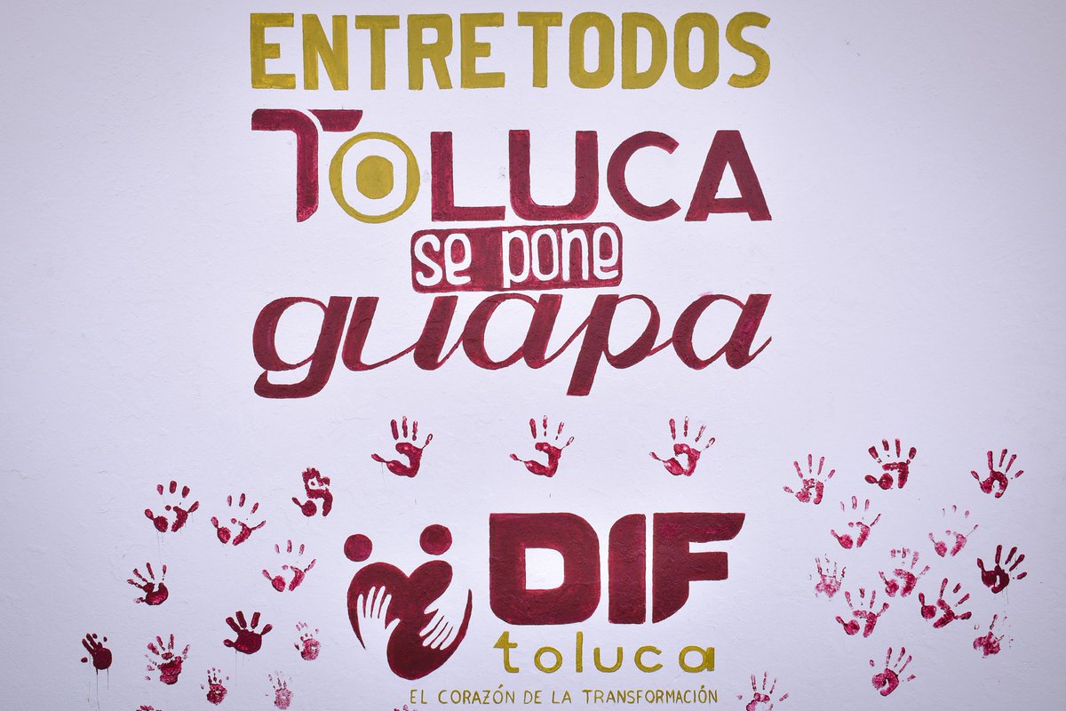 DIF_Toluca's tweet photo. ¡El fin de semana el #DIFToluca se sumó al programa #YoPongoGuapaToluca en #SanFelipeTlalmimlolpan! 🧹

Junto con nuestra Presidenta Honoraria, @rociopeguerosv, restauramos una de las calles de esta comunidad.

 🫱♻️🫲

 #ElCorazonDeLaTransformacion
#RocioPeguero https://t.co/RKyuYFcqAl
