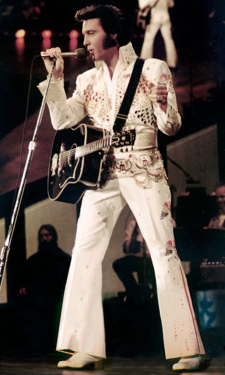 ElvisPresley's tweet image. The white jumpsuit that Elvis wore during the ‘Aloha From Hawaii’ performance is on exhibit at Graceland.

#ElvisPresley #Icon #AlohaFromHawaii #Music #Fame #Graceland