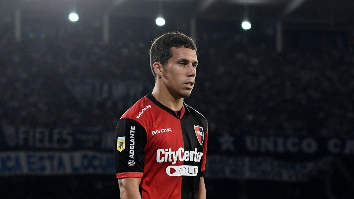 Francisco González est un joueur de Defensa y Justicia.

•Vente de 80 % des droits.
•Newell’s conserve 20 % pour une future revente.

➡️ Il se rendra à Buenos Aires dans les prochaines heures pour passer sa visite médicale et signer un contrat de 3 ans.

Adios Panchito 🥺