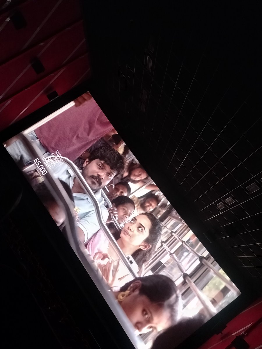 🎬ஒரு சாதாரண குடும்பத்தலைவன், எதிரிகளை எப்படி சமாளிக்கிறான்? 

மனம் நெகிழ்க்கும் கதைல action-கும் செண்டிமெண்ட்-கும் கலந்த குடும்பஸ்தான் வரிசையில் நீங்க பாத்துக்க வைக்க வேண்டிய படம்! 🖤

A super review 🧵 (Read before watch)

#Kudumbasthan #Tamilcinema