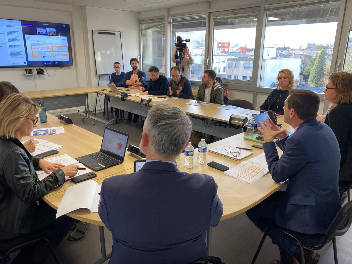 Conférence de presse du recteur <a href="/PMoyarecteur/">Pierre Moya</a> pour présenter les moyens, priorités et nouveautés de la prochaine rentrée 2025. 

Dossier de presse à retrouver ici : ac-amiens.fr/media/20996/do…