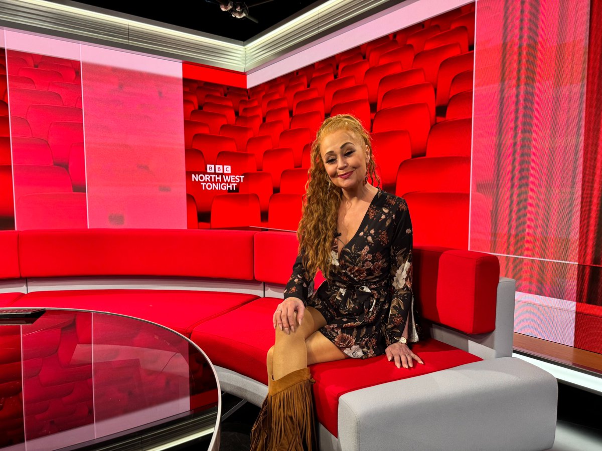 NOW That’s What I Call A Press Day!🤩

Catch our wonderful <a href="/SoniaevansSonia/">Sonia ❤️</a> on BBC Look North tomorrow before she hits the Manchester <a href="/PalaceAndOpera/">Palace & Opera Mcr</a> stage!🎤💿