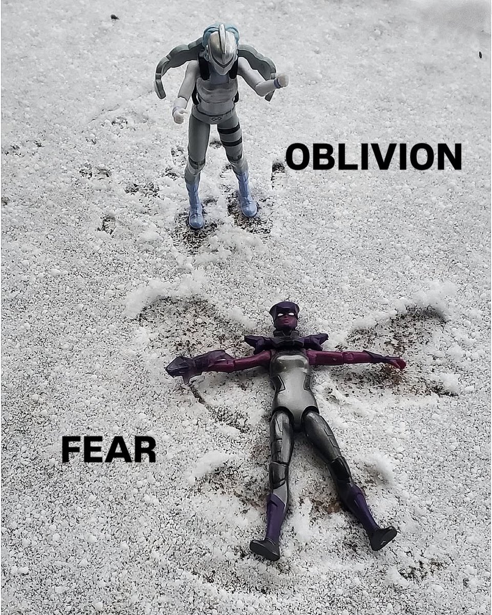 "With her head in the clouds and her feet on the ground, Oblivion transmutes Fear into a Snow angel."

Thank you @quirk_of_art for this oh so clever and super fun photo! Love it!