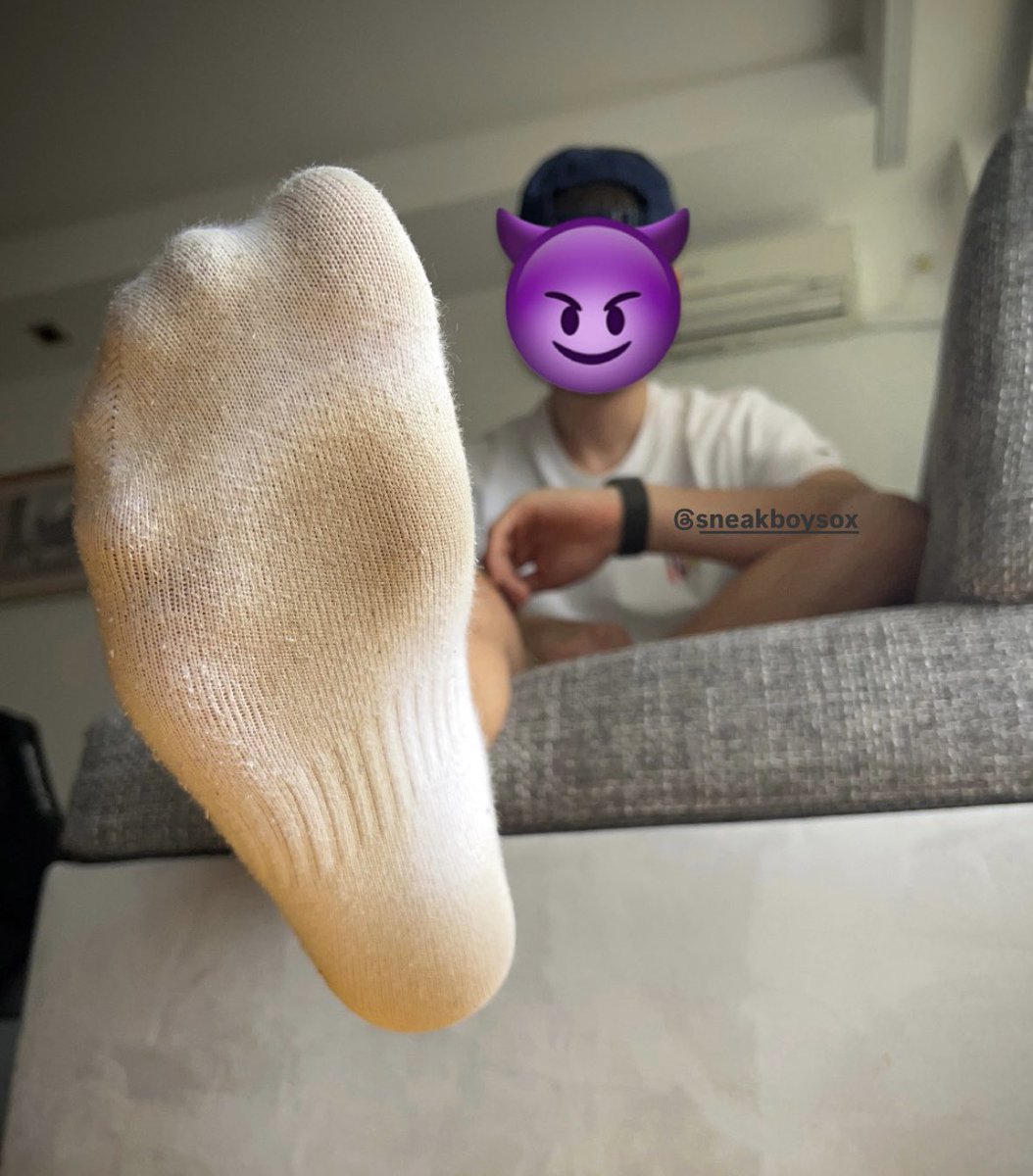 Kneel down
Look up
Tongue out
Eyes closed 
Wallet open
Brain off
PayPal on
Good boy
Relapse 
🤑