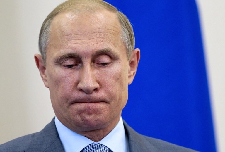 Several pieces of news about the Russian economy from the recent days. Each of them doesn't necessarily mean anything by itself, but together, they paint a picture, in my opinion.

Russian economy is not in a good state. The important task is to further weaken Russia by sanctions