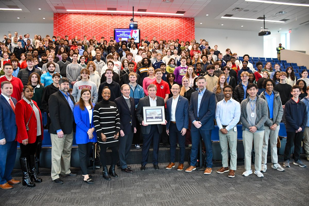 ASCTEAlabama's tweet photo. Big news! 🎉 @TVAnews &amp; ASCTE have partnered to advance cybersecurity education across Alabama! 💻🔒 Students gain hands-on training &amp; career insights to thrive in the digital economy.  

A stronger, safer future starts here. 🙌 https://t.co/upzIBDaiKR