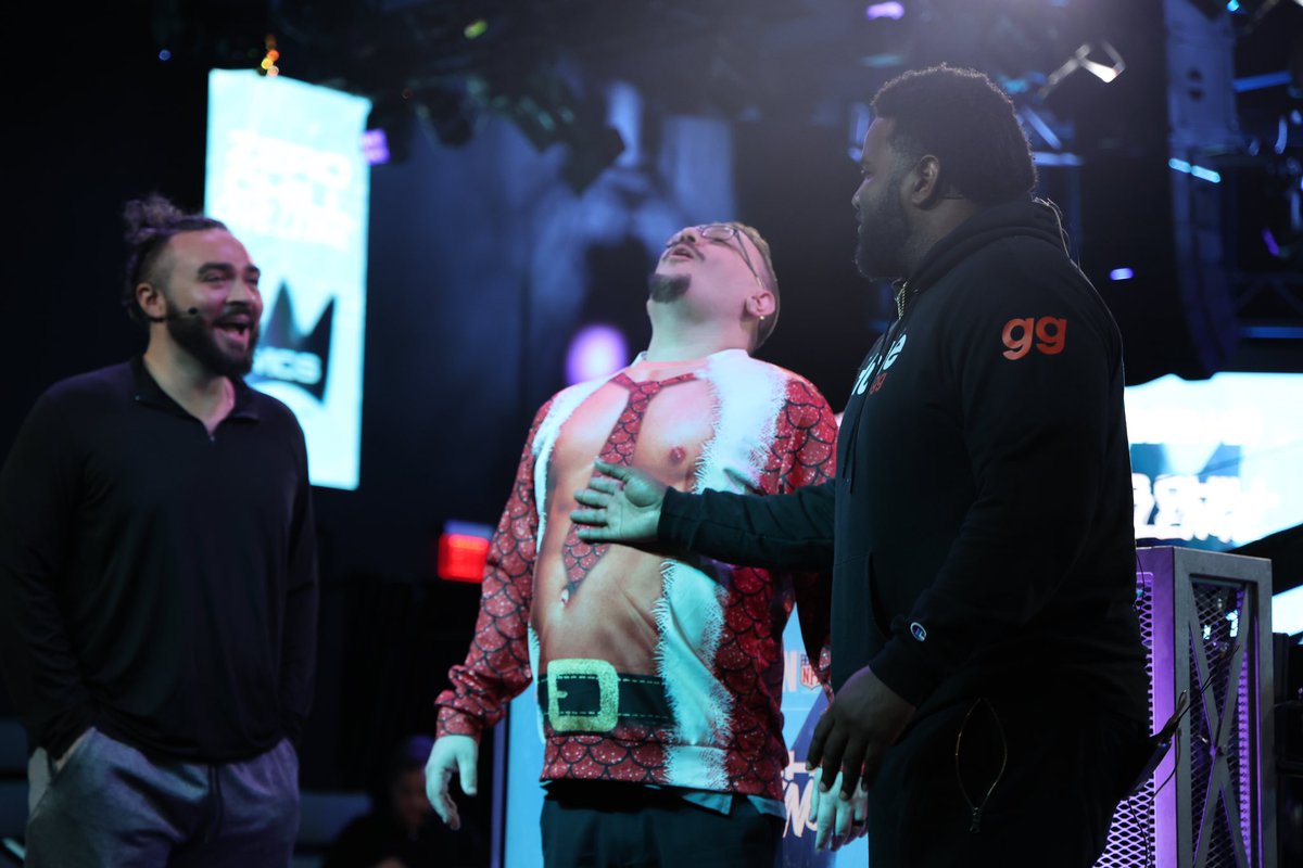 tdavisbrand's tweet image. #CaptionThis 🤣 😂 @NickMizesko @OneGreatUser @EAMaddenNFL_MCS