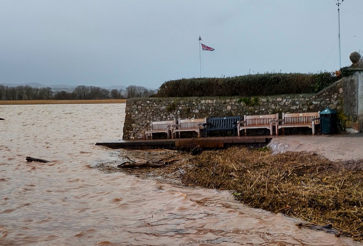 GWLT2015's tweet photo. #GoatWalk #Topsham 75 minutes before high tide this afternoon https://t.co/jpm6qXSQN2