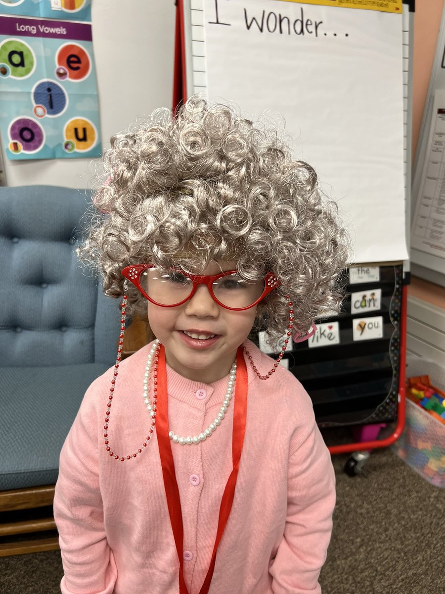 TwinRidgeBears's tweet image. Twin Ridge Bears are 100 days smarter!  #weareTR #100thdayofschool #bearsatwork #bpsne #ChampionsForChildren