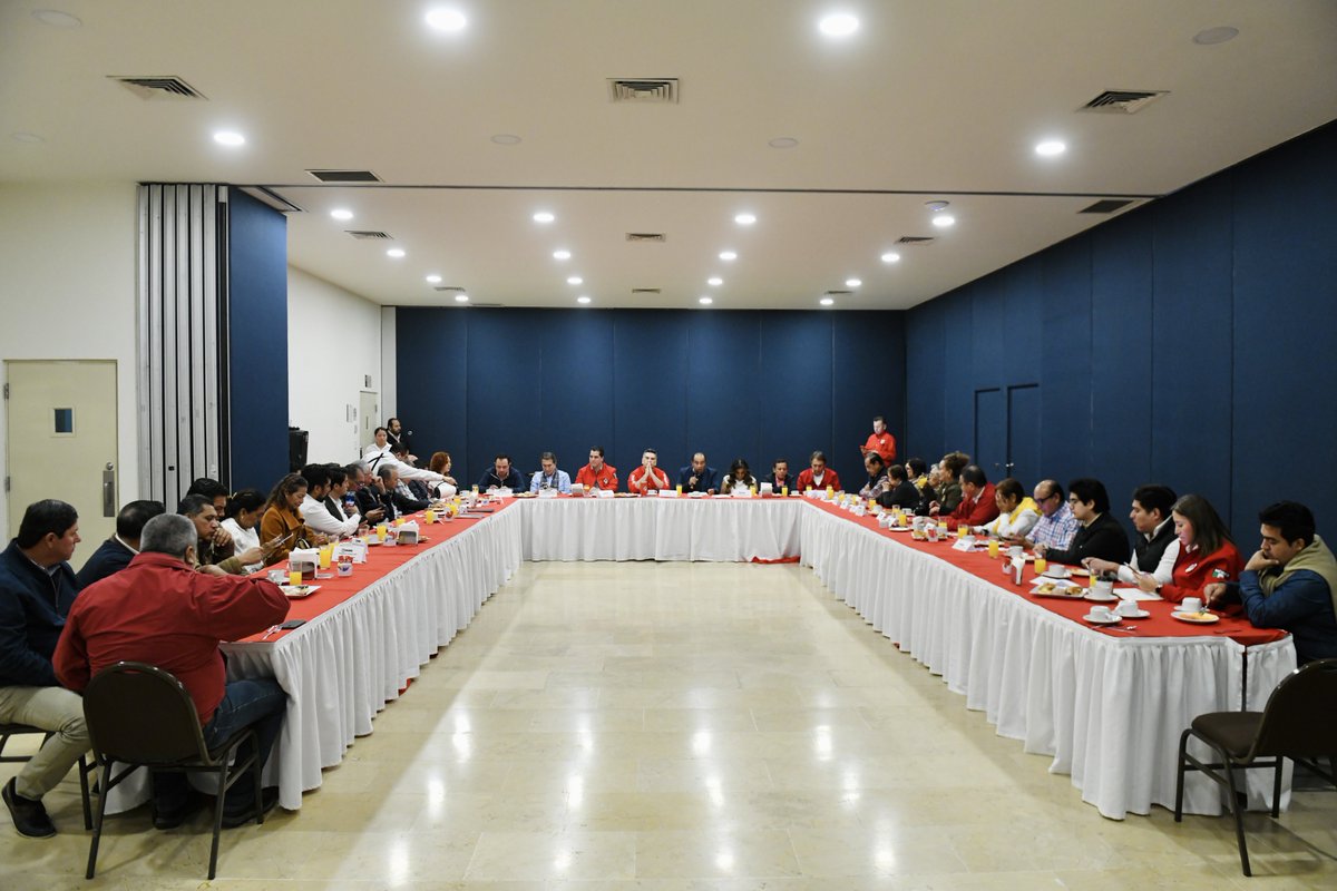 Veracruz es tierra de priistas comprometidos con su gente y con el progreso de su estado. En este encuentro, dialogamos sobre los retos que enfrentamos y las soluciones que el PRI ofrece para devolverle a las familias veracruzanas la seguridad, el desarrollo y la estabilidad que