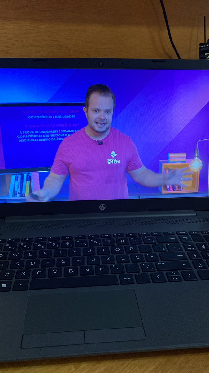 studycddeus's tweet image. Quem foi a DIVA que me indicou o Lauro???? Mds eu preciso fazer um pix de 10 mil pra essa deusa agora