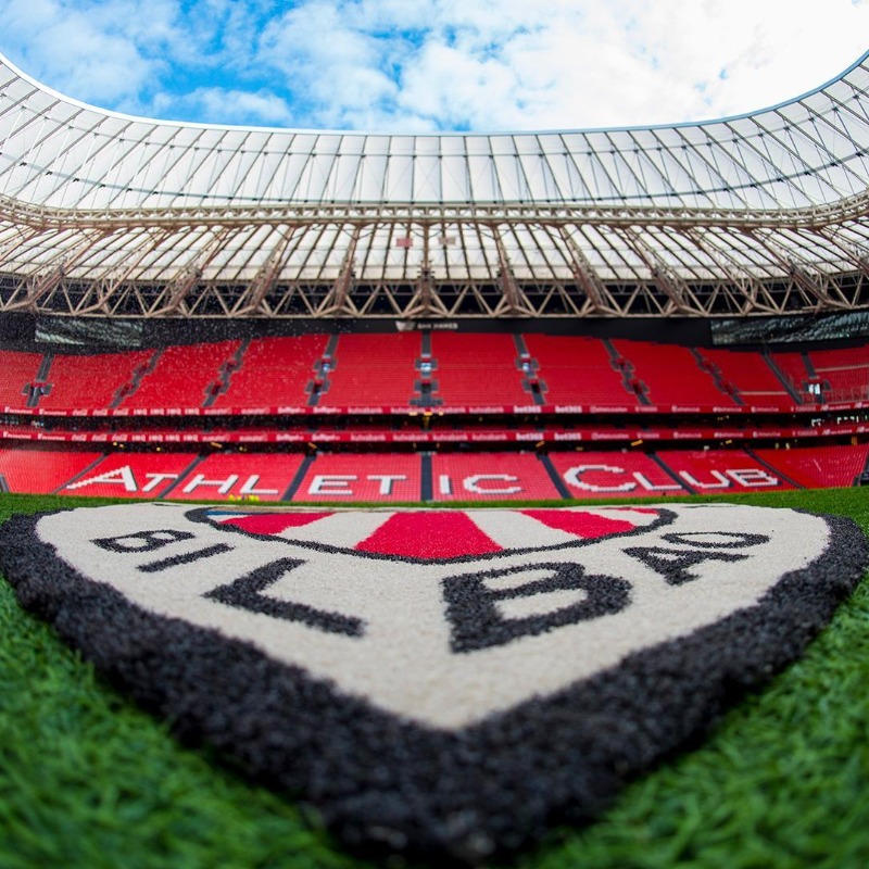 AthleticClub's tweet photo. ℹ️ COMUNICADO OFICIAL. 

El Athletic Club considera absolutamente inaceptables las presiones que recibieron miembros de la grada popular que intentaban liderar la animación durante el partido frente al CD Leganés.