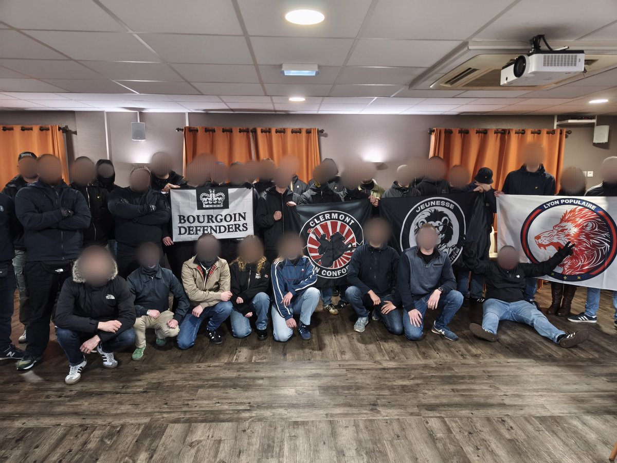 ClermontNC's tweet photo. Samedi 25 janvier, le Cercle Urbain II recevait Docteur Merlin pour une conférence sur Codreanu et la Garde de Fer devant une cinquantaine de militants et de sympathisants.

Remerciements aux camarades de @LyonPopulaire, de Bourgoin et du Forez pour leur présence ! https://t.co/Wd4Y5GNXz4