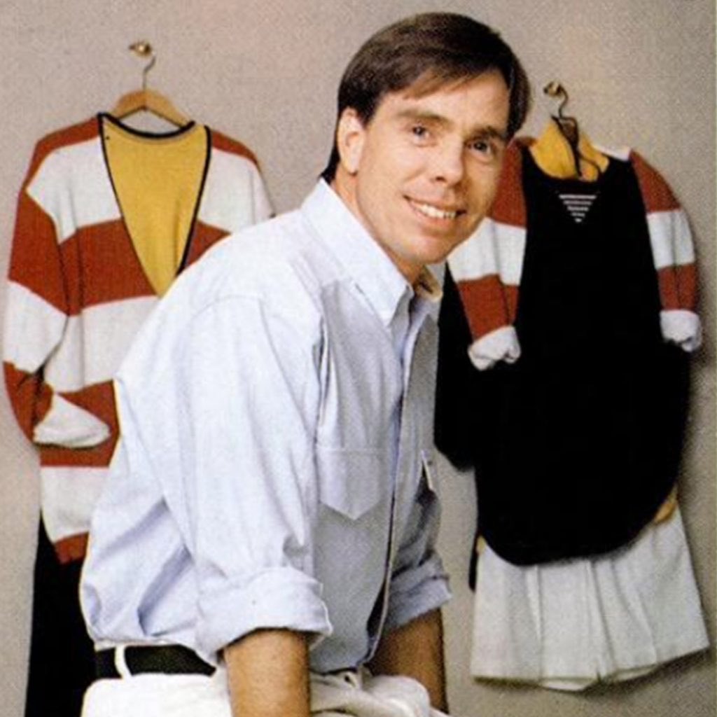 Jouhatsu_ai's tweet photo. Voici Tommy Hilfiger.

Il a conquis le monde du jour au lendemain, mais pas grâce à ses vêtements.

Voici comment un coup de génie marketing a mis Hilfiger sur la carte avant même que ses créations ne fassent parler d’elles :

(cette histoire m’a laissé bouche bée) https://t.co/W2kkTGZeyH