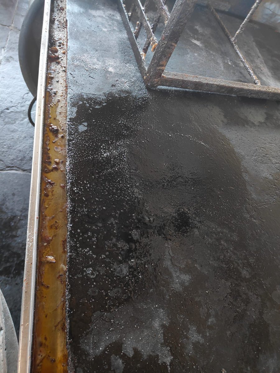 jsuryareddy's tweet image. #Hyderabad :

The Licence of the Central Kitchen of #SriChaitanya Educational Institutes, #Madhapur has been Suspended by the #FoodSafety officials.

Task force team of Food Safety (@cfs_telangana) conducted an inspection at 𝗖𝗲𝗻𝘁𝗿𝗮𝗹 𝗞𝗶𝘁𝗰𝗵𝗲𝗻 𝗼𝗳 𝗦𝗿𝗶…