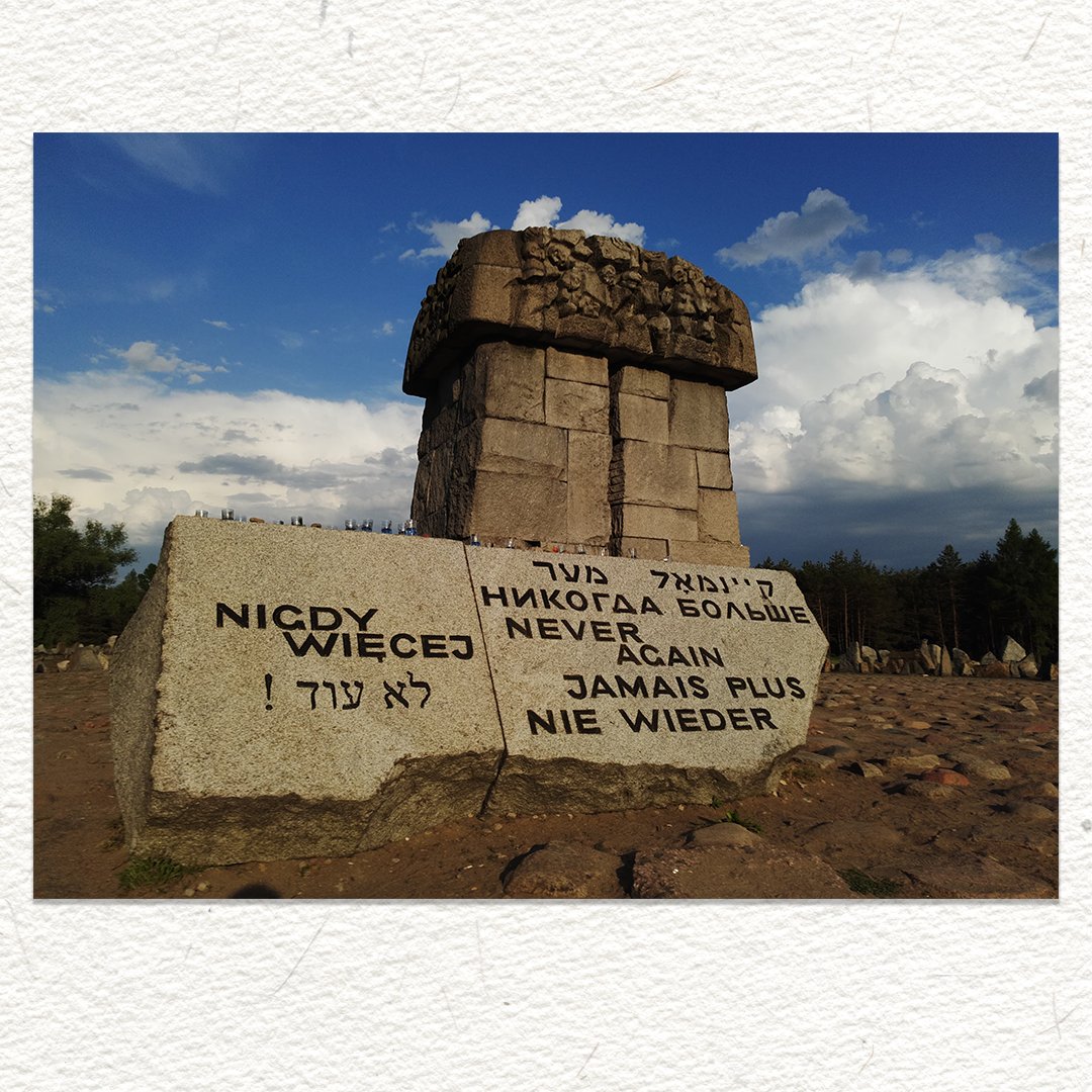 Today we honor and commemorate the millions of victims of the Holocaust.

This memorial stands on what was once the Treblinka extermination camp. 

findagrave.com/memorial/15060… 

Photo: Paulina-maleszewska, CC BY 3.0 <creativecommons.org/licenses/by/3.0>, via Wikimedia Commons