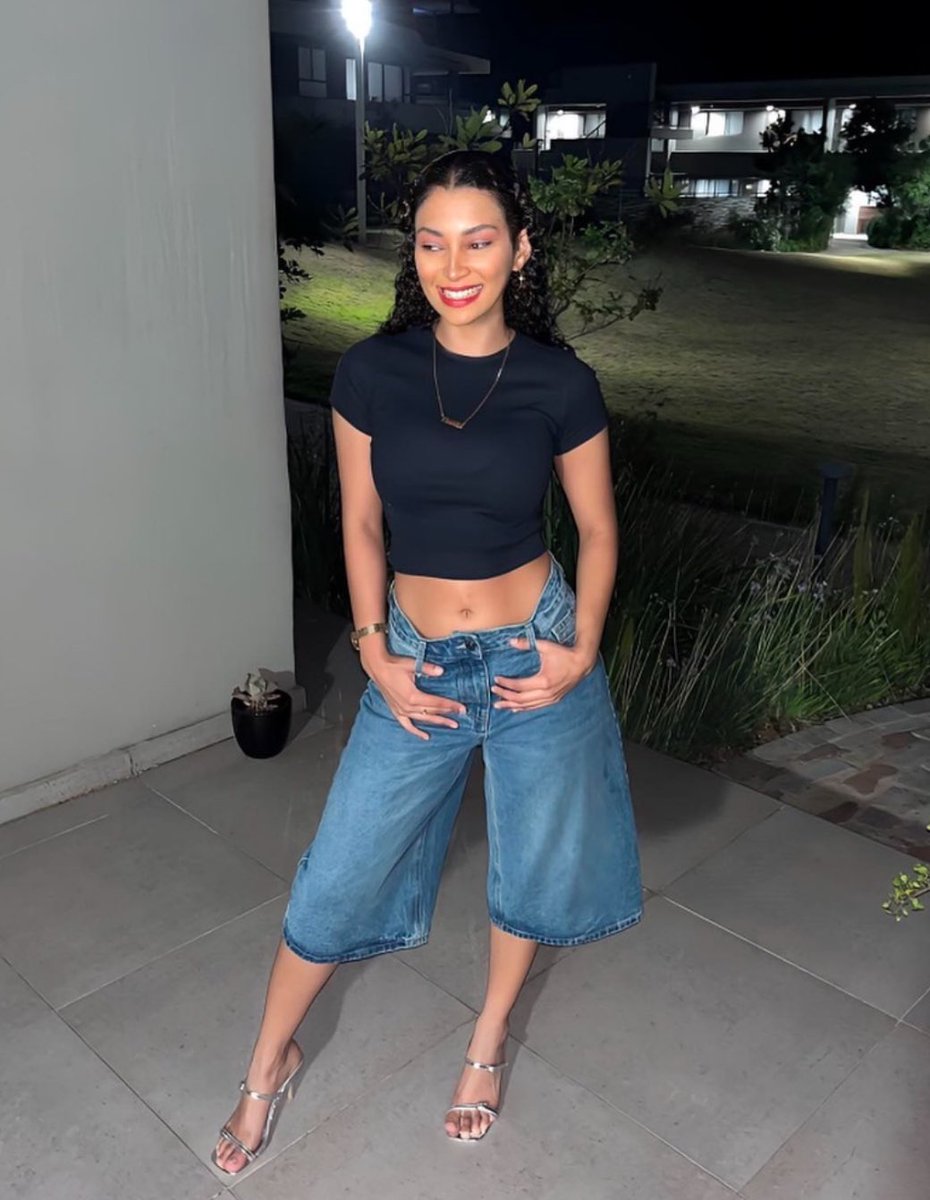 joy_zelda's tweet photo. Who will win 2 million ???

Retweet for Ashley Ogle 
Like for Sweet Guluva 

#BBMzansiumlilo #BBMzansi #BBMzansi2025 

VOTE FOR ASHLEY https://t.co/XKzAolydTj