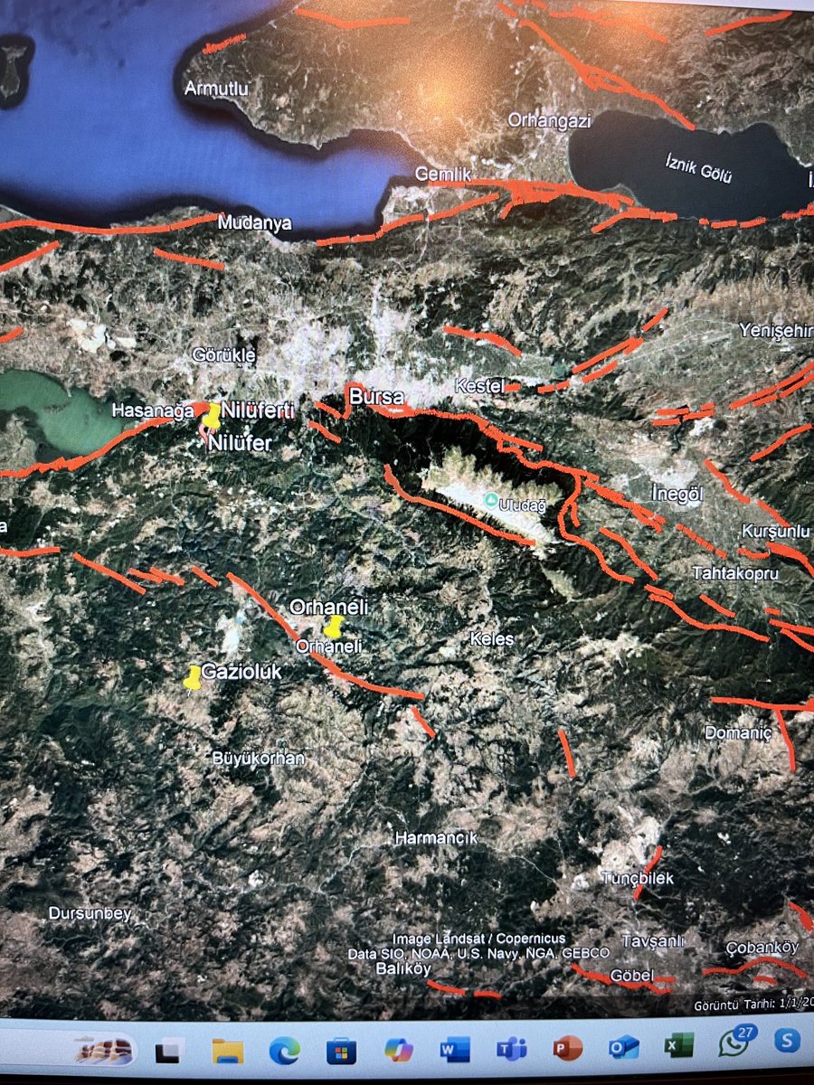 Nilüfer/Bursa’da 4,1 deprem oldu. Sağ yönlü Uluabat Fay zonu içinde. Bu zon  yavaş stres biriktiriyor. En son büyük depremi (7’den büyük)1855 yılında oluşturdu. Büyük can ve mal kaybına sebep oldu. Bu fayların ne zaman deprem üreteceğini bilmyoruz. Ayrıntılı incelenmesi gerekir.