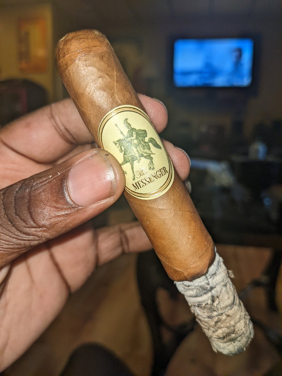 User submission from <a href="/Xceptionaljames/">James Hemingway</a> 

Our Valacari Messenger is the "go anywhere, do anything" type of cigar , being more medium bodied .