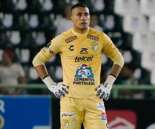 geraslugo's tweet photo. ¿Quién para titular ante Chivas? 
💚Alfonso Blanco
🔃 Óscar Jiménez https://t.co/yVbuToSKx1