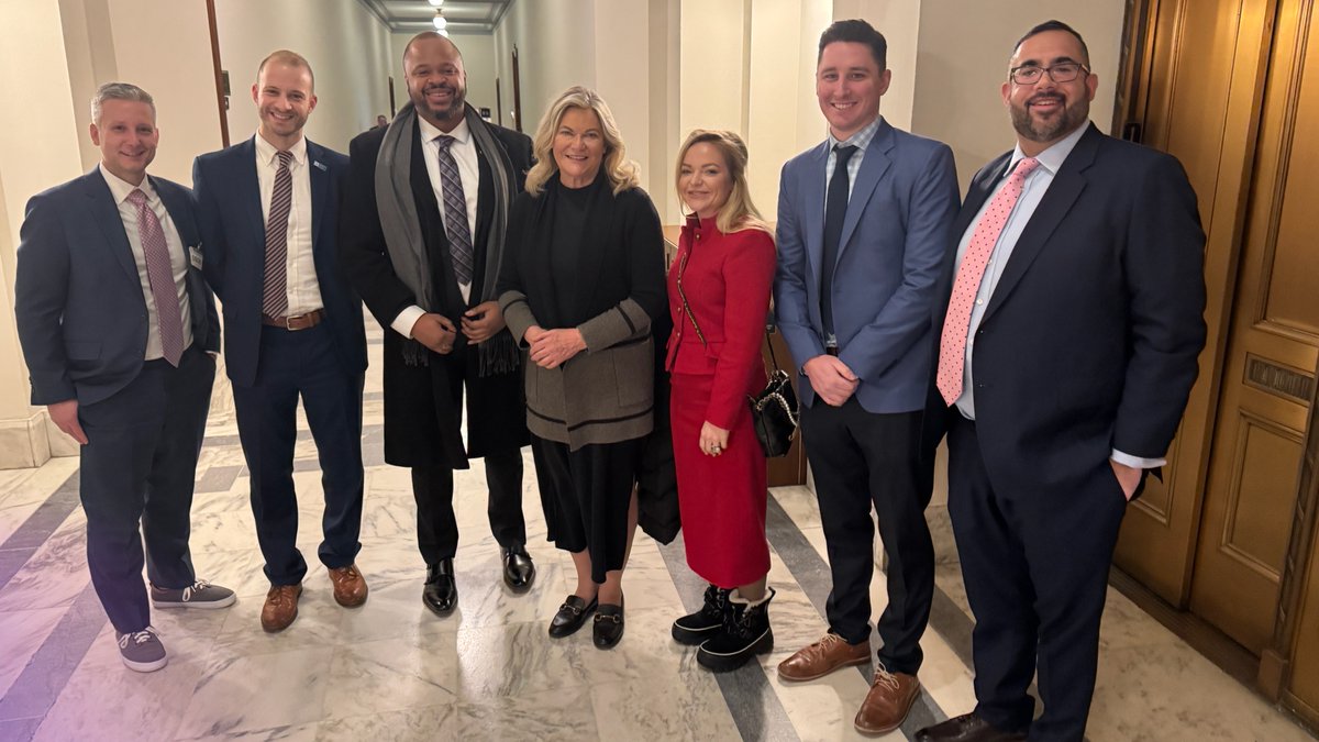 The Digital Chamber (@digitalchamber) on Twitter photo It was great meeting with <a href="/SenLummis/">Senator Cynthia Lummis</a> during our fly-in to discuss the future of digital assets in the U.S. We're excited to see bipartisan support for policies that will strengthen U.S. leadership in blockchain innovation! It was great meeting with <a href="/SenLummis/">Senator Cynthia Lummis</a> during our fly-in to discuss the future of digital assets in the U.S. We're excited to see bipartisan support for policies that will strengthen U.S. leadership in blockchain innovation!