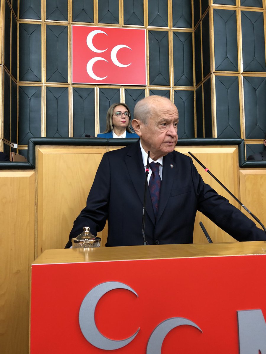 Hasılı Ekrem İmamoğlu’na sormak lazımdır ki; son dönemde yaptığınız açıklamalarda, verdiğiniz mesajlarla toplumun tüm kesimlerini kucaklayacak bir liderlik sergileme peşine düştüğünüz ortadadır.

Eğer gerçekten siyasete ve yargıya olan güven eksikliğinden bahsediyorsanız,