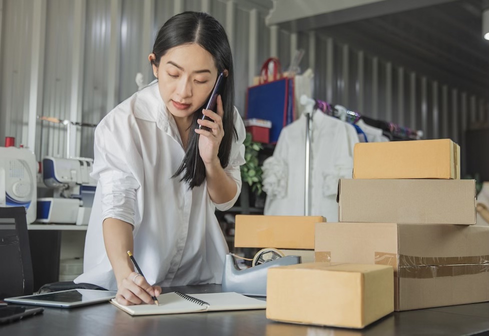 Style Nine to Five (@styleninetofive) on Twitter photo Ever wondered who makes your online shopping so seamless? Here’s what Fashion Ecomm pros really do—and who knows, maybe it’s your future calling. 🛍️✨#ECommerce #Fashion #CareerTips styleninetofive.com/2024/10/04/wha… Ever wondered who makes your online shopping so seamless? Here’s what Fashion Ecomm pros really do—and who knows, maybe it’s your future calling. 🛍️✨#ECommerce #Fashion #CareerTips styleninetofive.com/2024/10/04/wha…