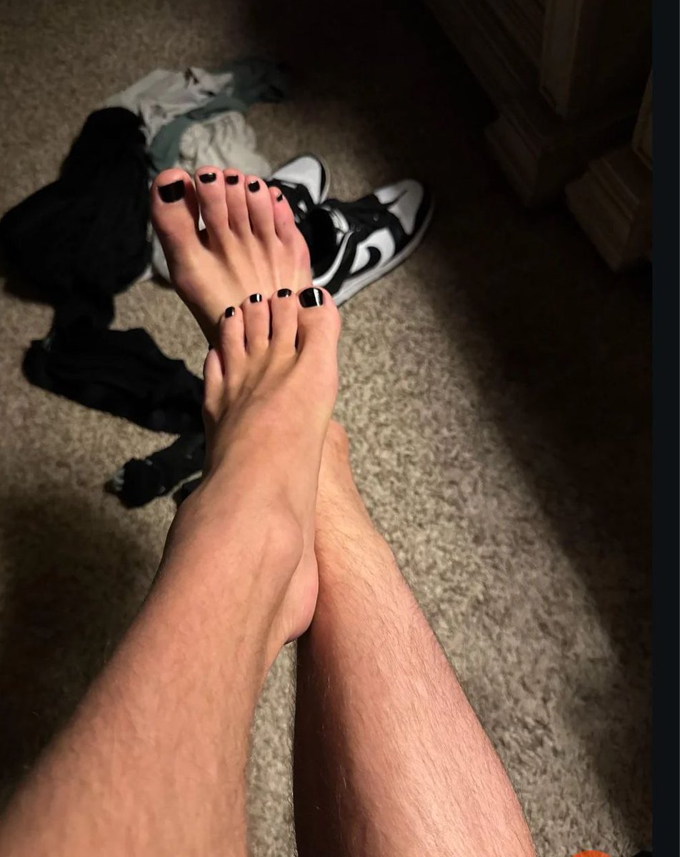 Daddyd_train's tweet photo. Alright this one is for the feet guys. One of the most requested things by far. https://t.co/YBmD1VEsgc