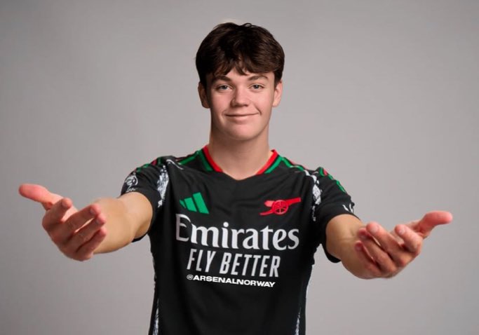 Sverre Nypan (18) will decide his future this week, his dad confirms. He also confirms that they have visited clubs in Manchester, Birmingham and London. 

Sverre is now currently in Portugal with the rest of Rosenborg in their pre-season training camp.