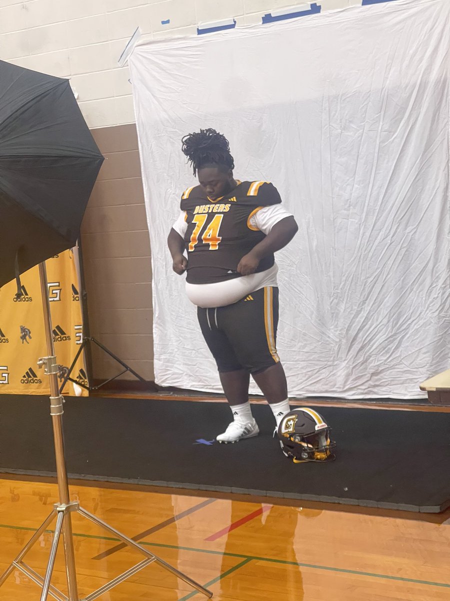 melloLurks tweet media