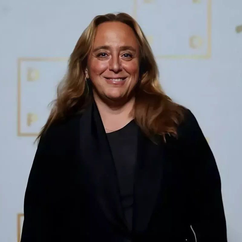 bosunatiklama's tweet photo. Ayşe Barım soruşturmasına 'etki ajanlığı' suçu dahil edildi. (Ceylan Sever)

• Ajansa kayıtlı oyuncuların, 2021'deki orman yangınları ve deprem felaketlerinden sonra sosyal medyada açılan 'HelpTurkey' kampanyasına eş zamanlı olarak katıldığı tespit edildi.
• Savcılık, bu eylemin Türkiye'yi uluslararası arenada yetersiz göstermek amacı taşıdığını belirtti.