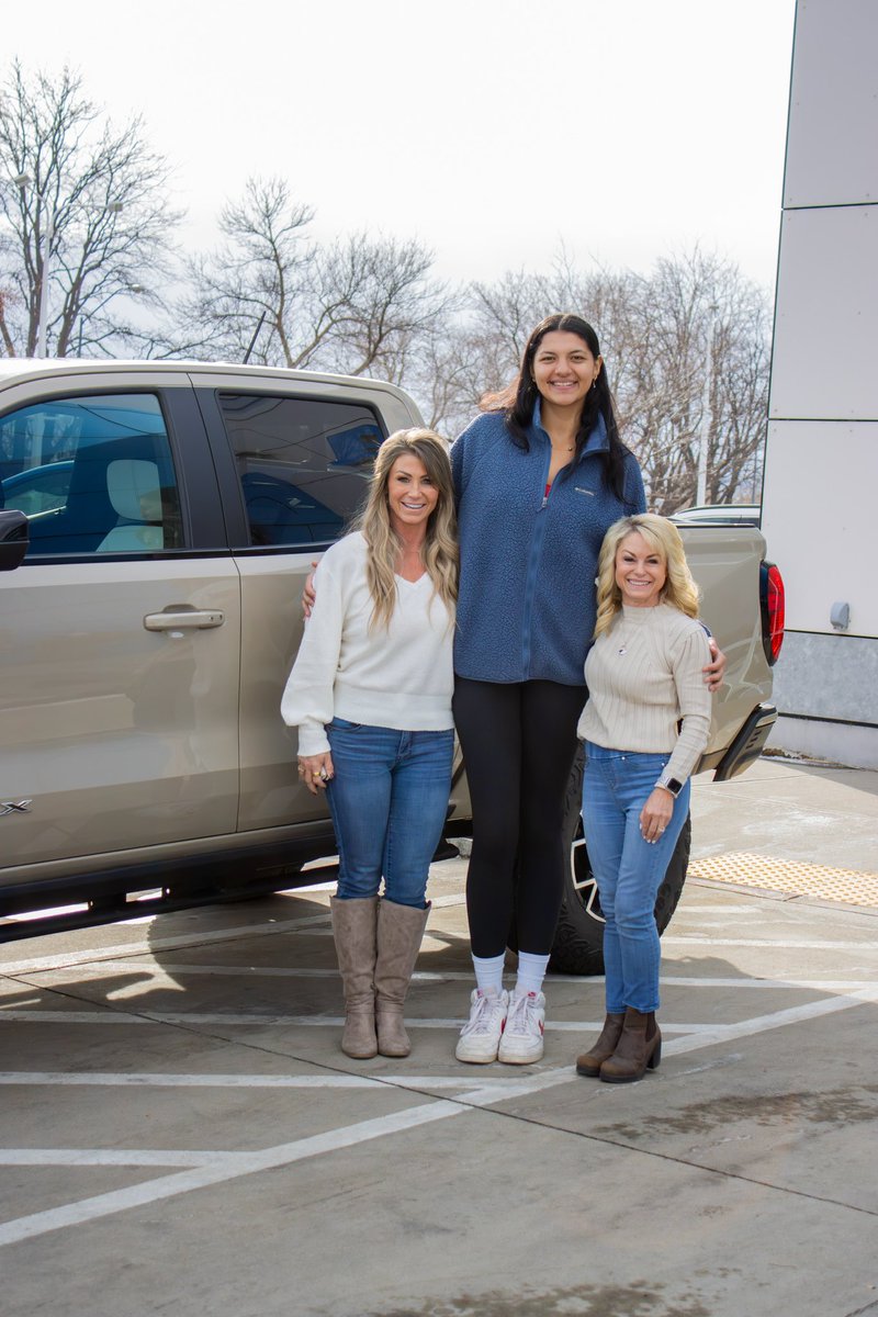 MarkleyMotors's tweet photo. We are so excited to announce our newest athlete partnership - @CSUVolleyball player, Kekua! 💚
 
Thank you to @TheGGGuard for facilitating another amazing partnership! We are so excited to work with Kekua and her new @GMC Canyon! https://t.co/KMAyndoFZ9
