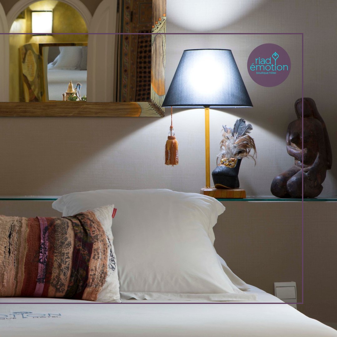 RiadEmotion's tweet photo. Laissez-vous bercer par la douceur des Alizés 🌬️.
Notre chambre, avec sa vue paisible sur le patio 🌿,
vous offre un lit King Size 🛏️, salle de bain privée 🛁,
et tout le confort pour un séjour inoubliable ✨:
Un havre de sérénité vous attend 😌💙.
#Welcome https://t.co/0JcQ2Ovn3Y