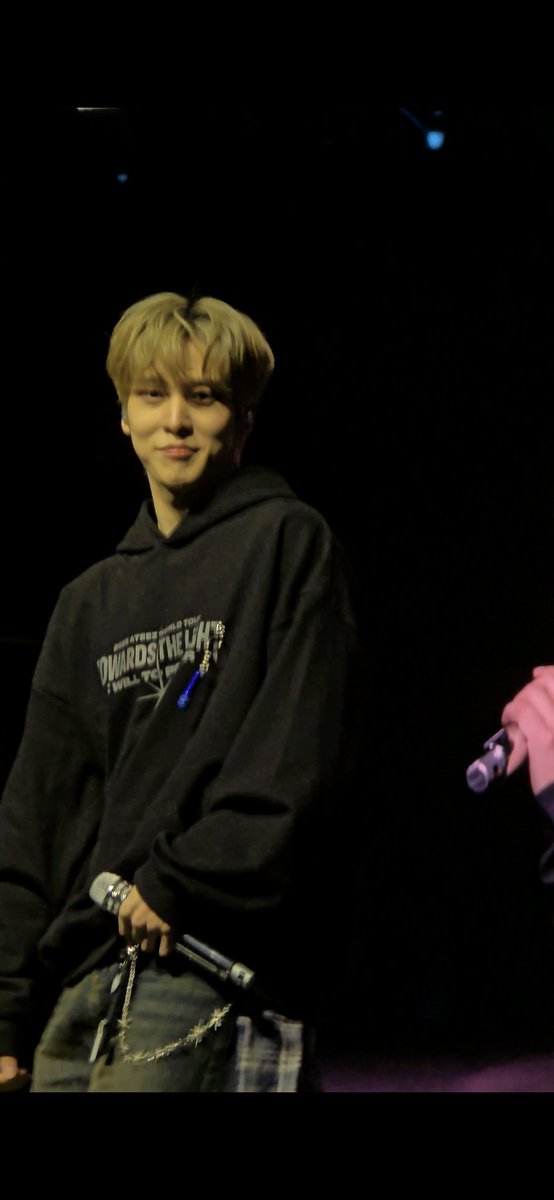 Ateez london Soundcheck 
#ateez #ateezlondon #jongho