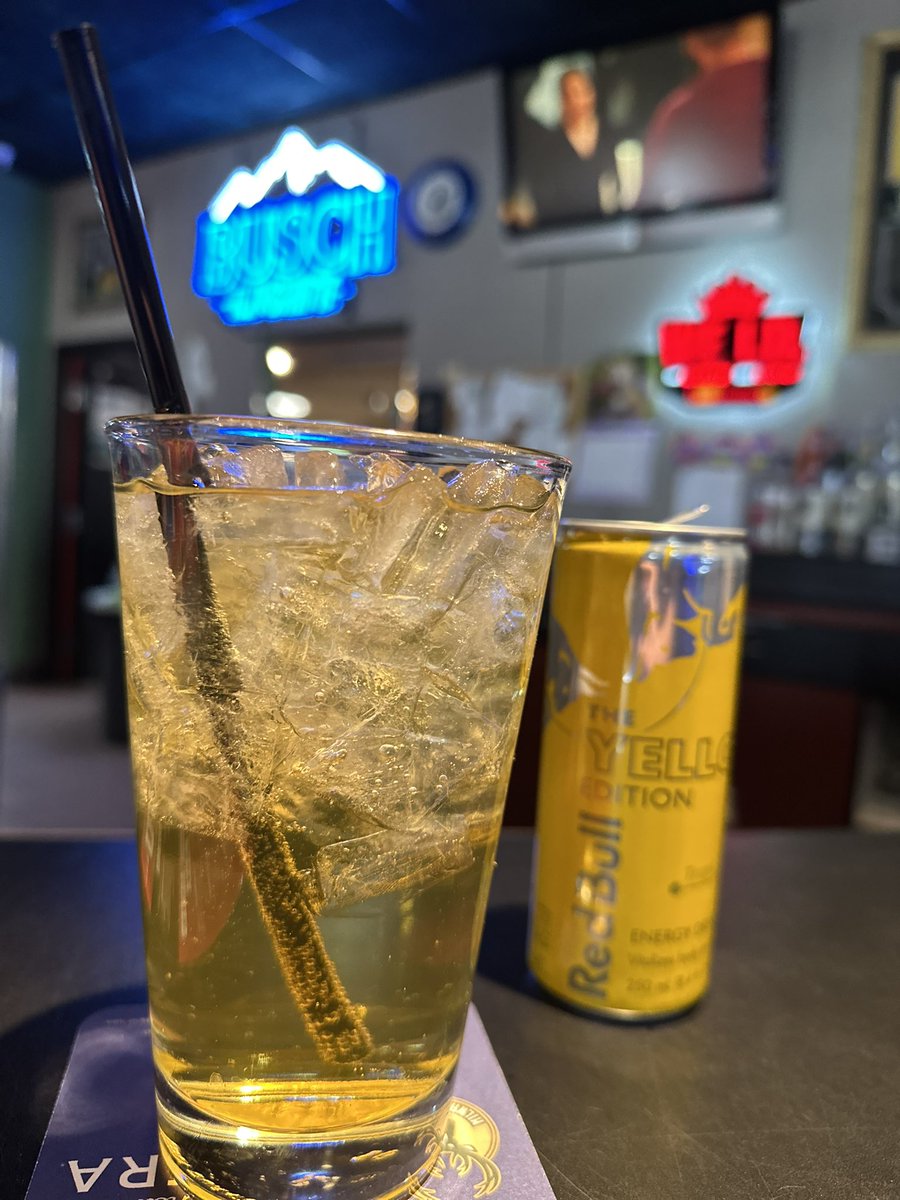 fishmornings's tweet image. No #DryJanuary today.  Even splurging on da calories in the Yellow.  

#IllHaveAnother 
#BloodyMary 
#VodkaRedBull