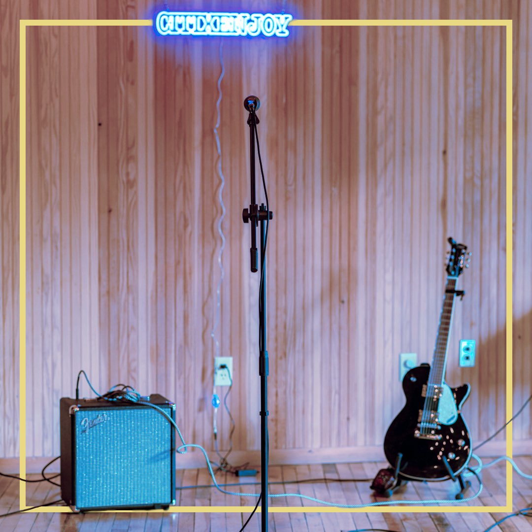 Citixen Joy offers custom pop-up concert experiences integrated into the host venue, demanding minimal effort from the host. We help to boost crucial business metrics📈: foot traffic, customer loyalty, and revenue growth. 
Interested in hosting a pop-up concert? 

Link in bio.🔗