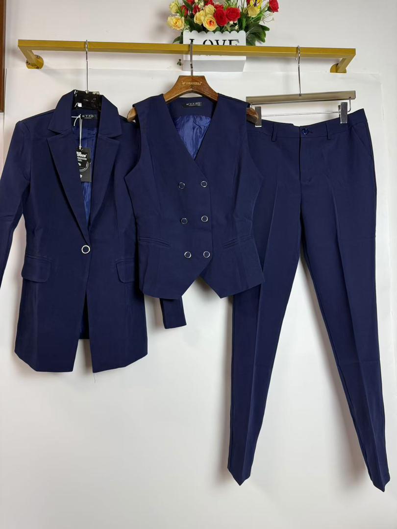 Charisbee's tweet photo. LADIES SUITS

Elevate Your Professional Style

_3-PIECE SUITS_🥰🥰
A tailored jacket, matching waistcoat, and pair of trousers for a polished finish.

Whether you're heading to the boardroom or a formal event, our Ladies Suits Collection has got you covered @becky_clothingstore https://t.co/00x5EVTfs5