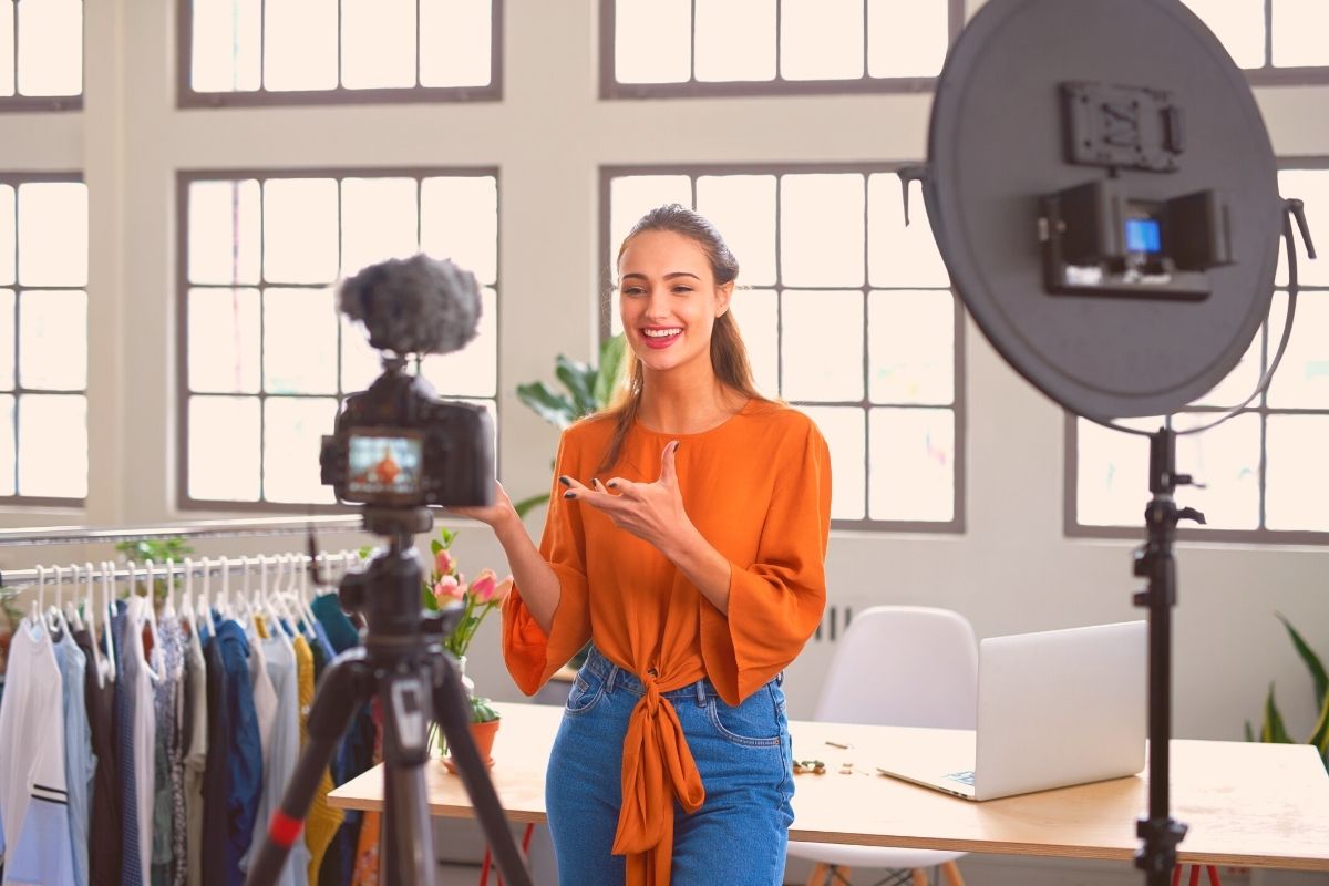 Find out how video content can help your small business connect with customers, stand out in the digital landscape, and achieve long-term success:
bit.ly/40wWvW4