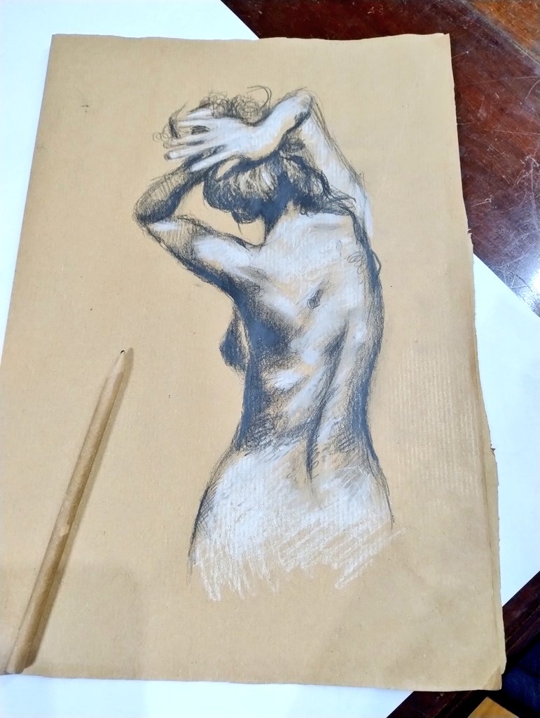 SecretEscapeNFT's tweet photo. GN 🌙

I've slowed down in posting 🖥️ but not in creating IRL ✏️ 💪

I hope you missed my drawings a little🥰 😅
#NFT #art #VeChain https://t.co/uaT2HoTGk3