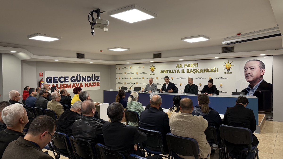 Bakanımız Sn. Mevlüt Çavuşoğlu’nun (<a href="/MevlutCavusoglu/">Mevlüt Çavuşoğlu</a> ) katılımıyla İl Yönetim Kurulu Toplantımızı gerçekleştirdik.