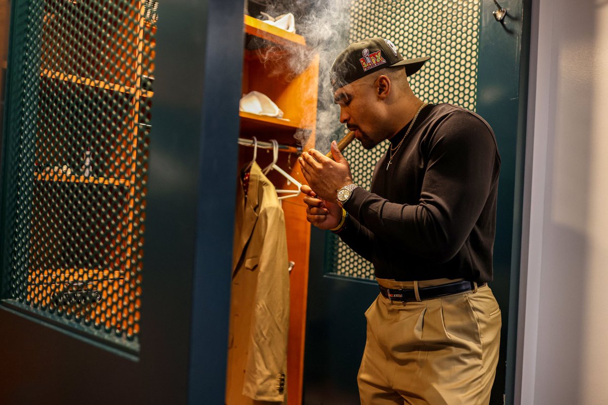 fumble_france's tweet image. Jalen Hurts est devenu hier le quaterback avec le plus de touchdowns à la course (9) dans l’histoire des playoffs #NFL. 

#NFL #NFLextra