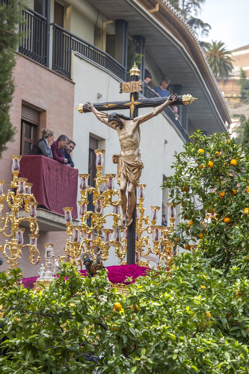 Viernes Santo !! Señor de los Favores.
📸<a href="/CapotedePasion/">Capote De Pasión</a> 
<a href="/FavoresHdad/">Hermandad Sacramental del Cristo de Los Favores</a> <a href="/GJFavores/">Grupo Joven Favores</a>
