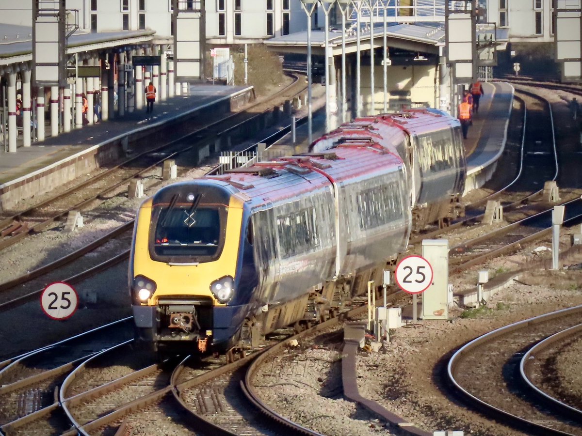 HiPa125's tweet image. Beacon Rail-owned, ex-Avanti West Coast/Virgin Trains, #Class221 221112 #SuperVoyager, running as GBRf 5D96 0942 Alstom Derby Litchurch Lane &amp;gt; Alstom Barton-under-Needwood Maintenance Depot, at (Derby) London Road Jn