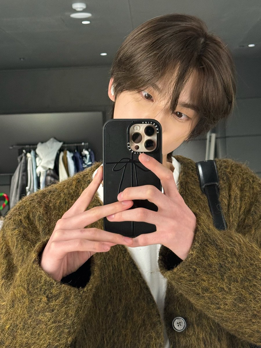 shinyuarchive's tweet photo. #SHINYU WV UPDATE https://t.co/vIn2pkxkmv